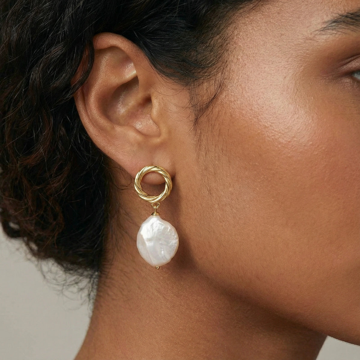 Pearl Glow Drop Earrings | Tiffnity Design